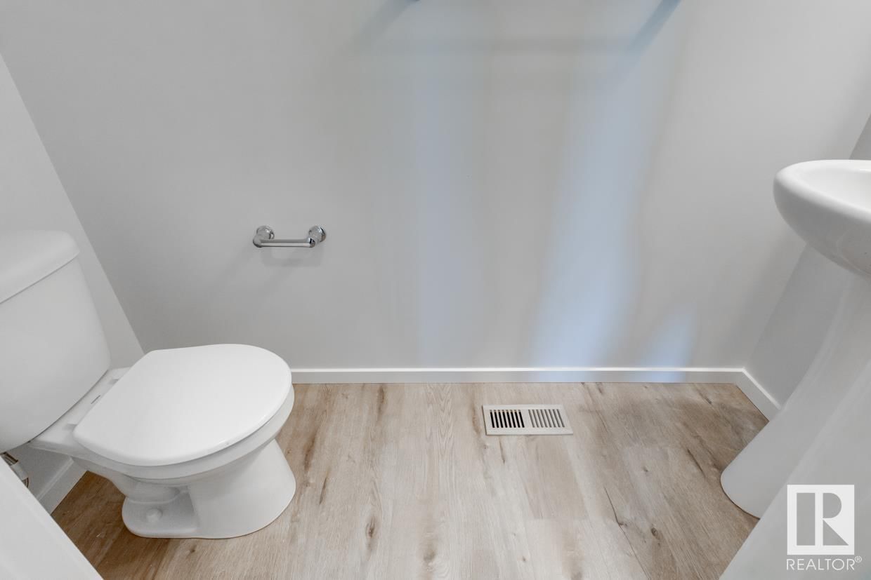 2040 209 ST Image 18
