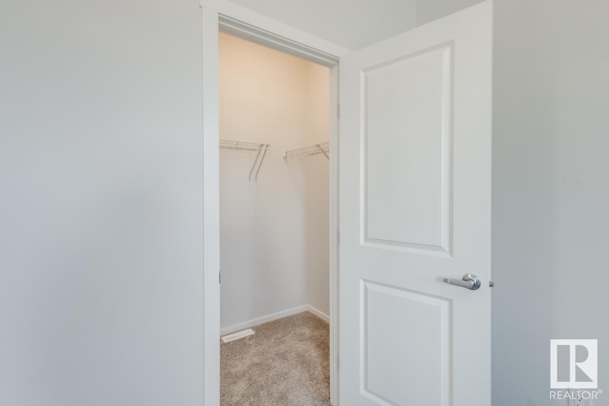 2040 209 ST Image 36
