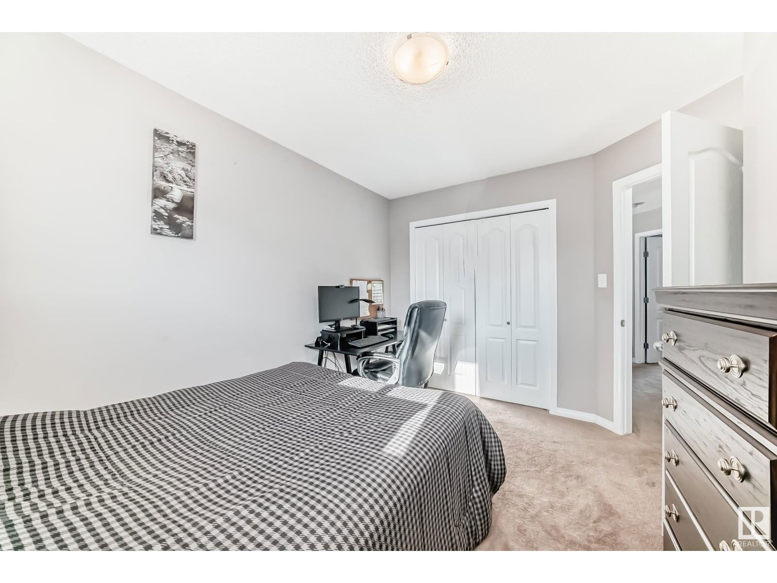 15 SPRINGDALE Image 30