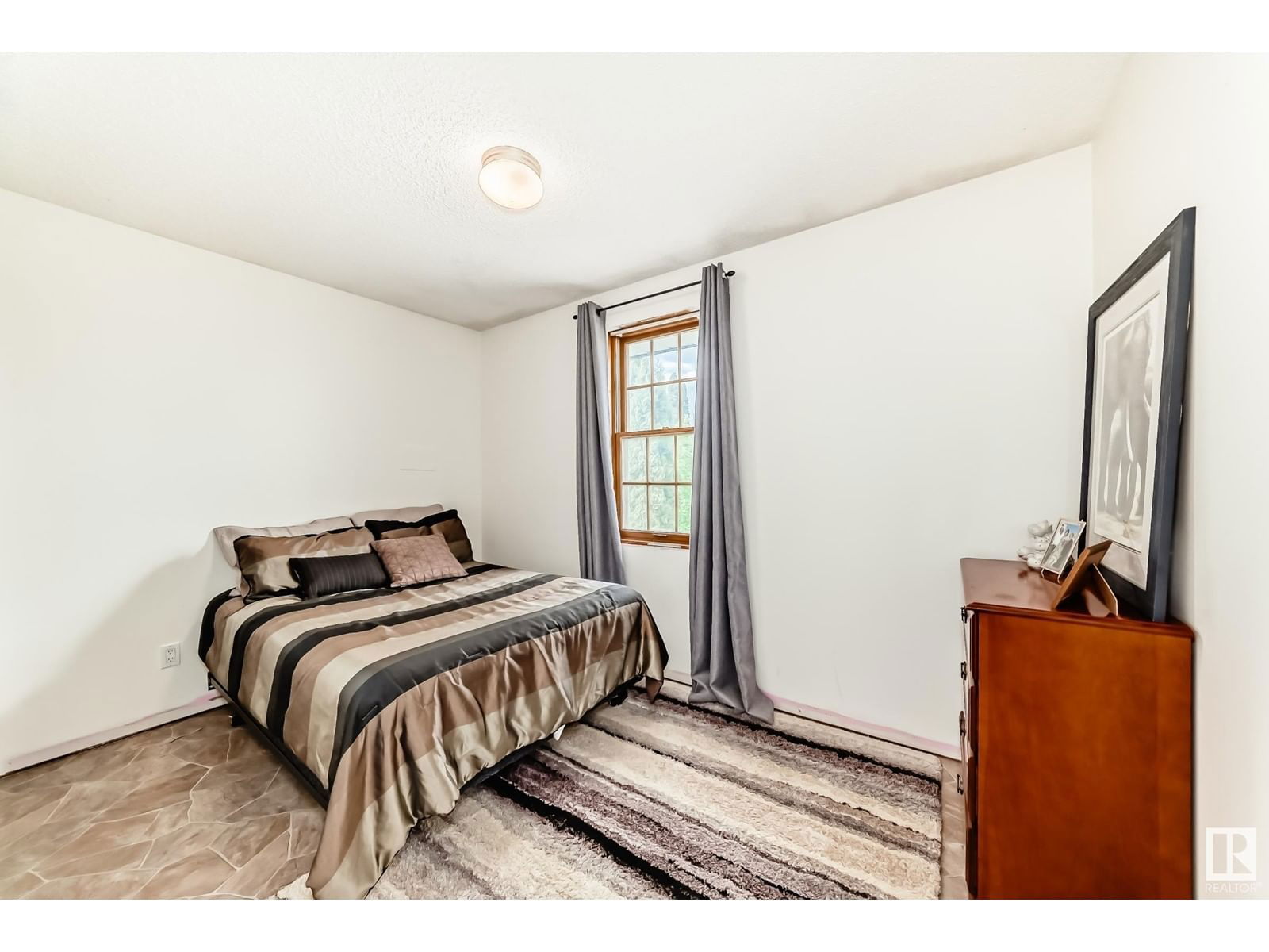 Nw - 13823 23 St Edmonton, Alberta