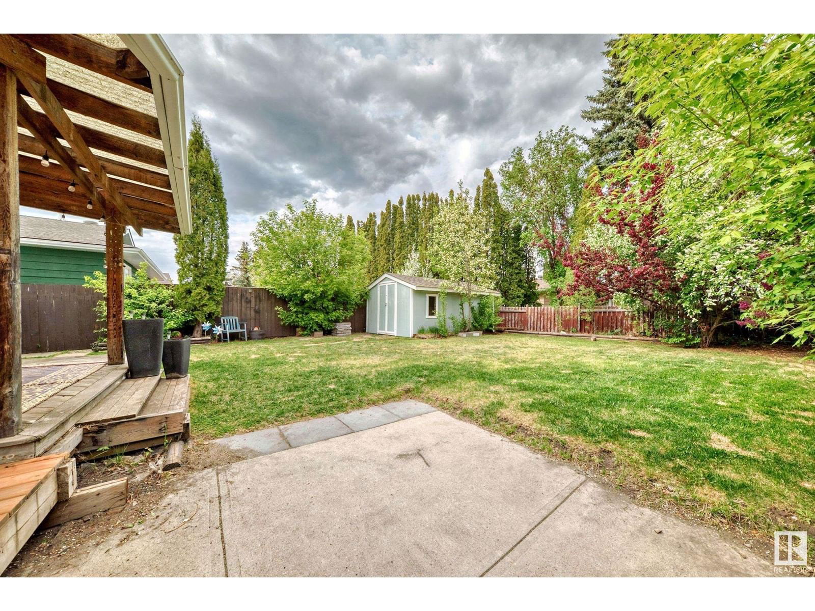 Nw - 13823 23 St Edmonton, Alberta