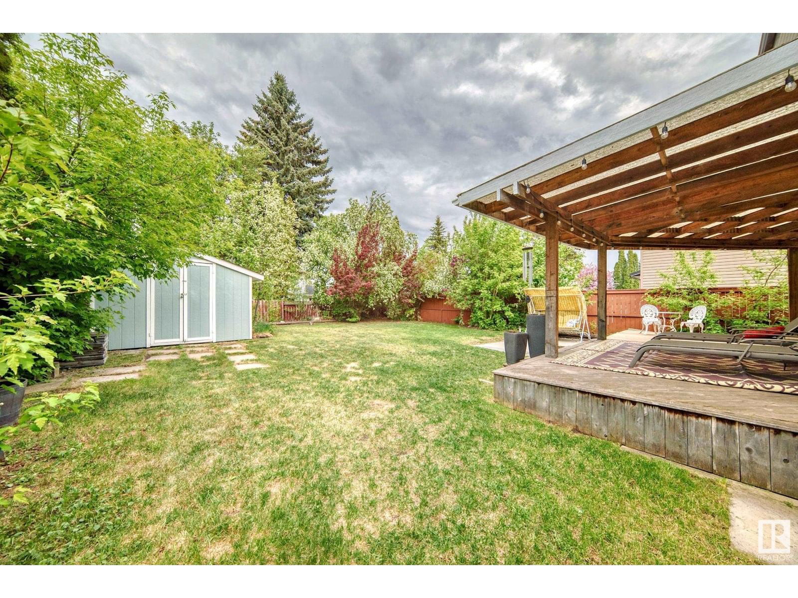 Nw - 13823 23 St Edmonton, Alberta