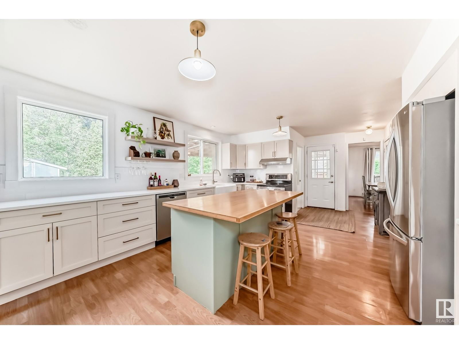 Nw - 13823 23 St Edmonton, Alberta