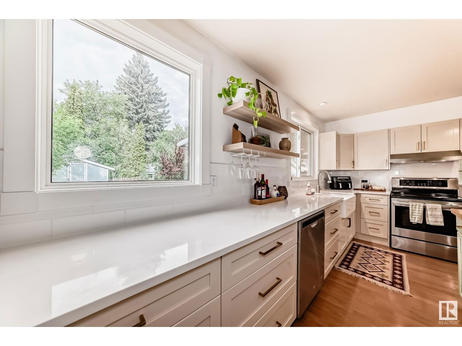 Nw - 13823 23 St Edmonton, Alberta