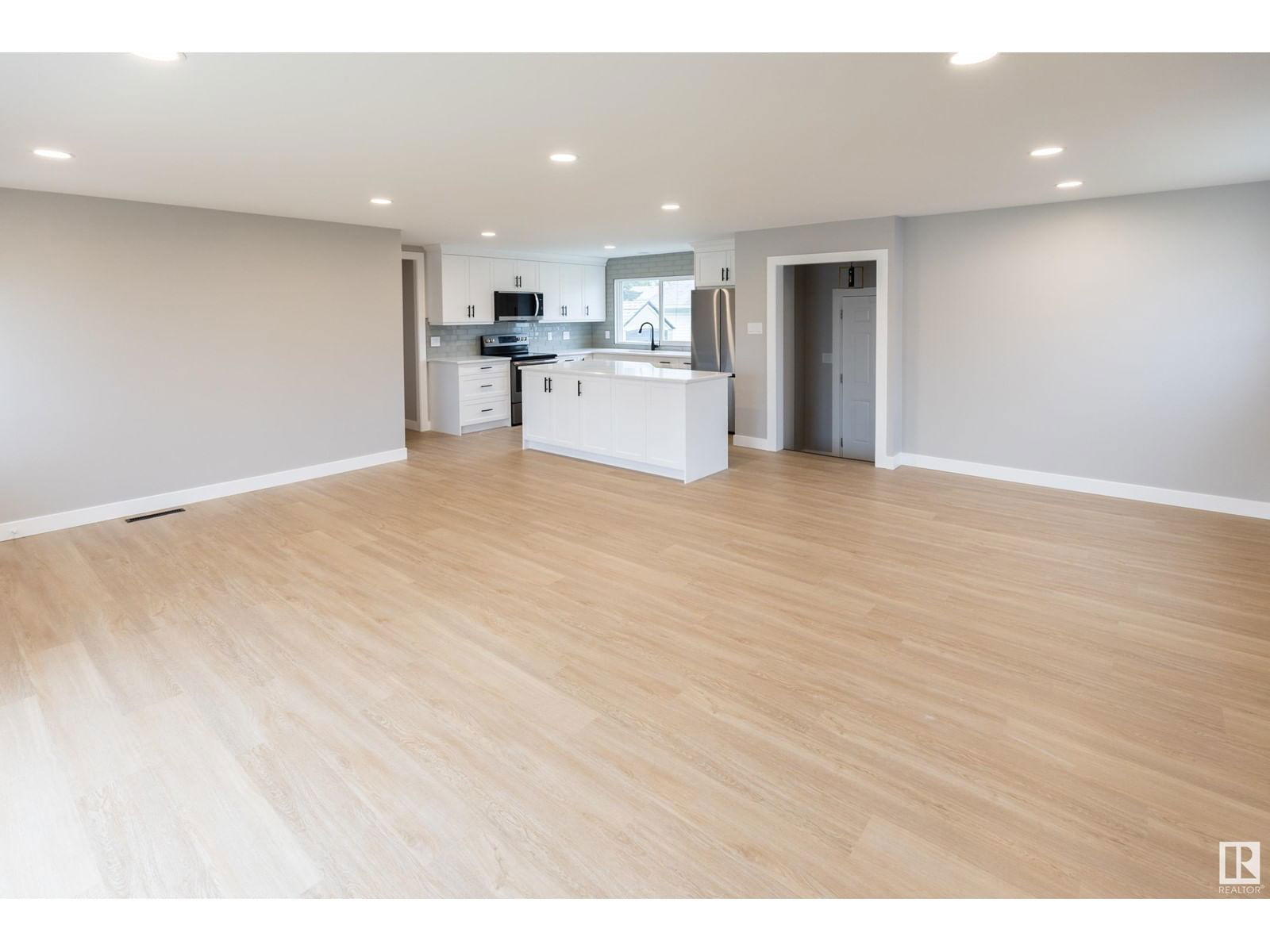 9104 130 Av Edmonton, Alberta
