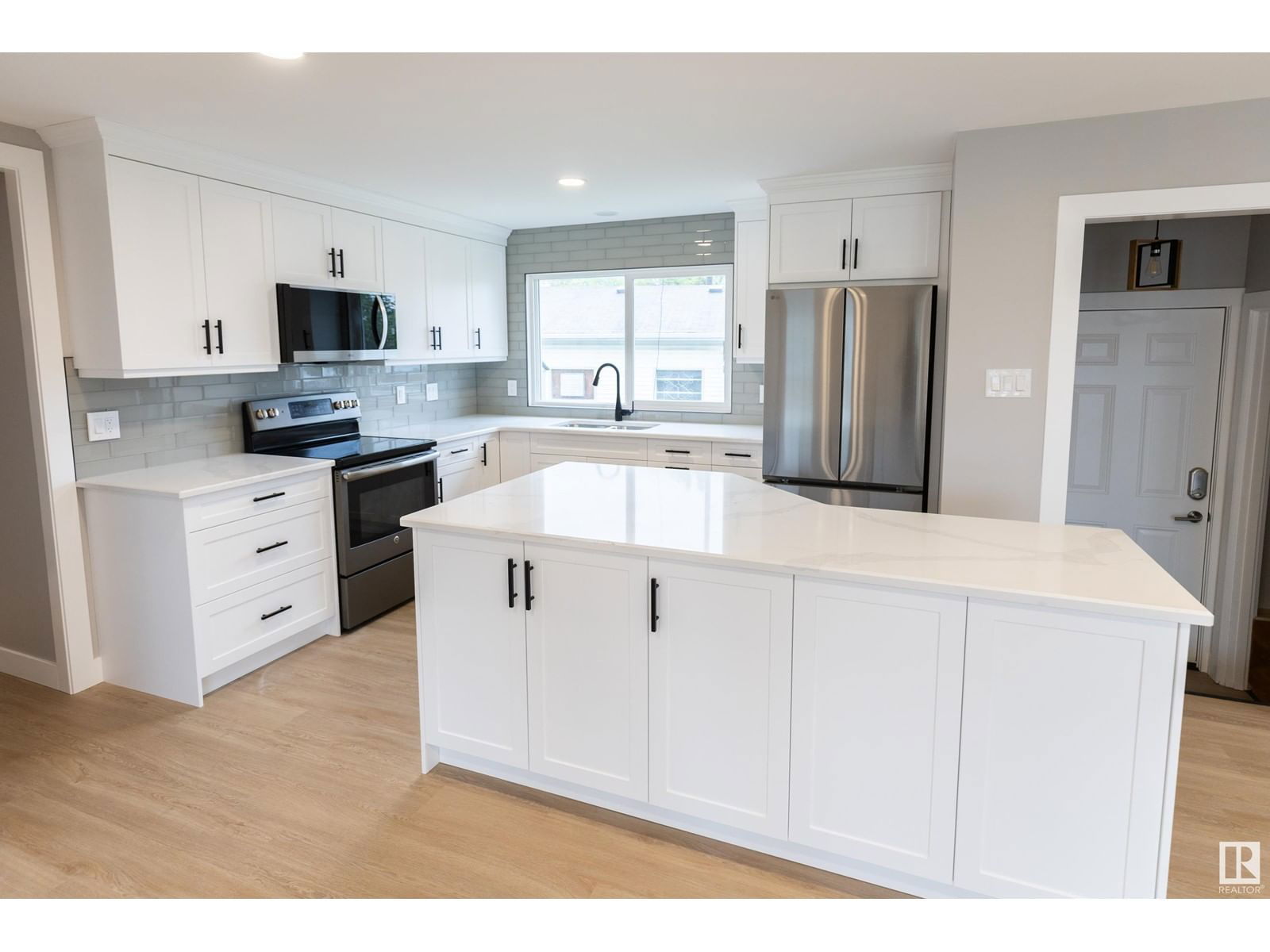 9104 130 Av Edmonton, Alberta