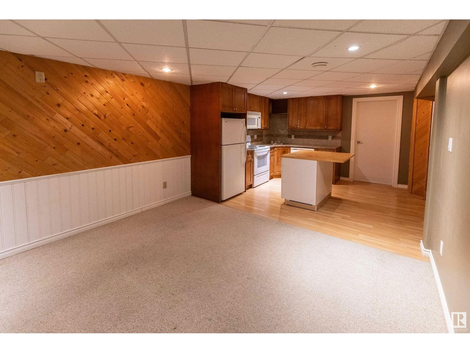 9104 130 Av Edmonton, Alberta