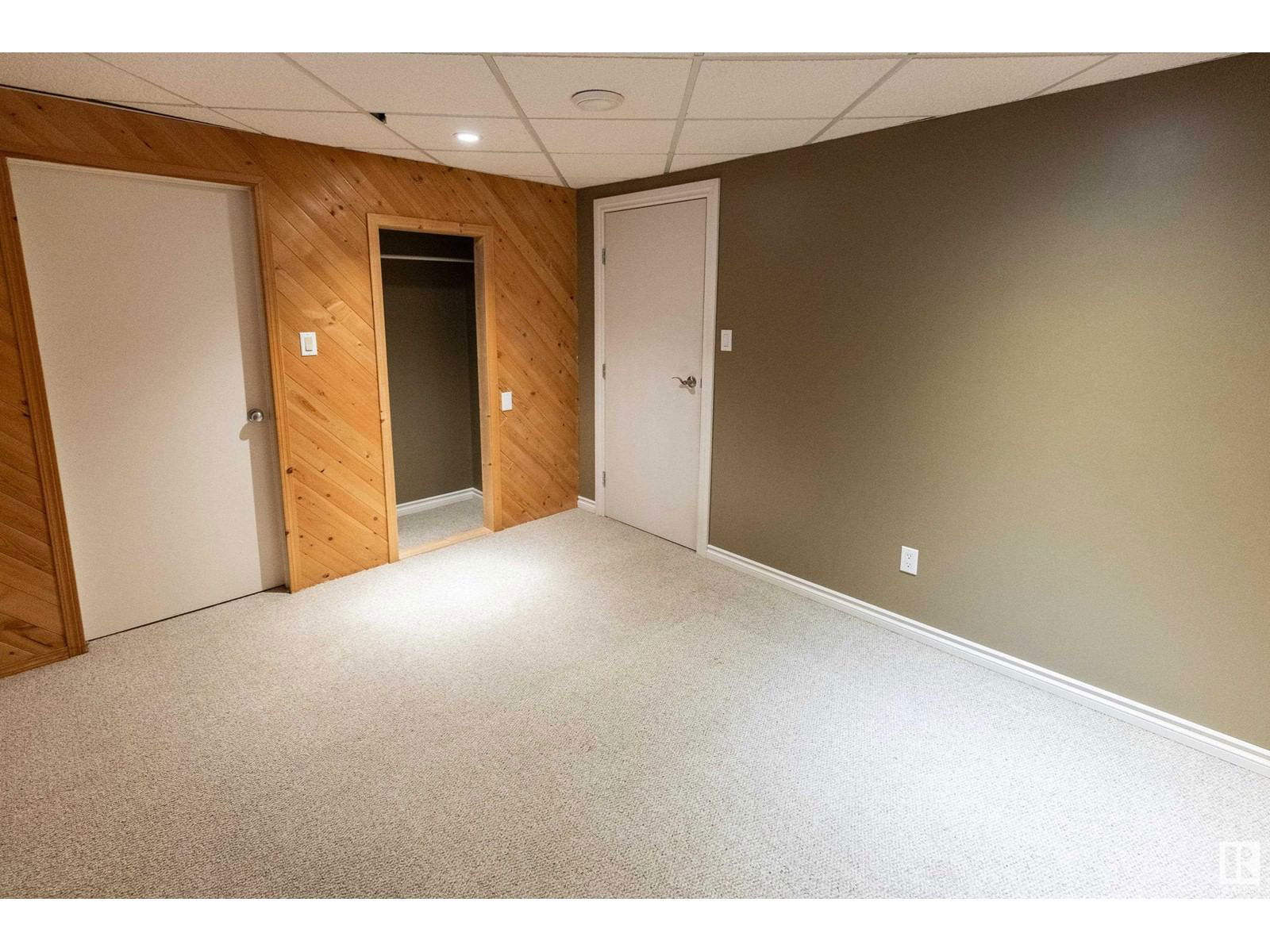 9104 130 Av Edmonton, Alberta