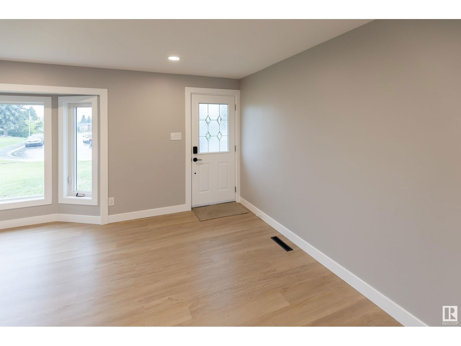 9104 130 Av Edmonton, Alberta