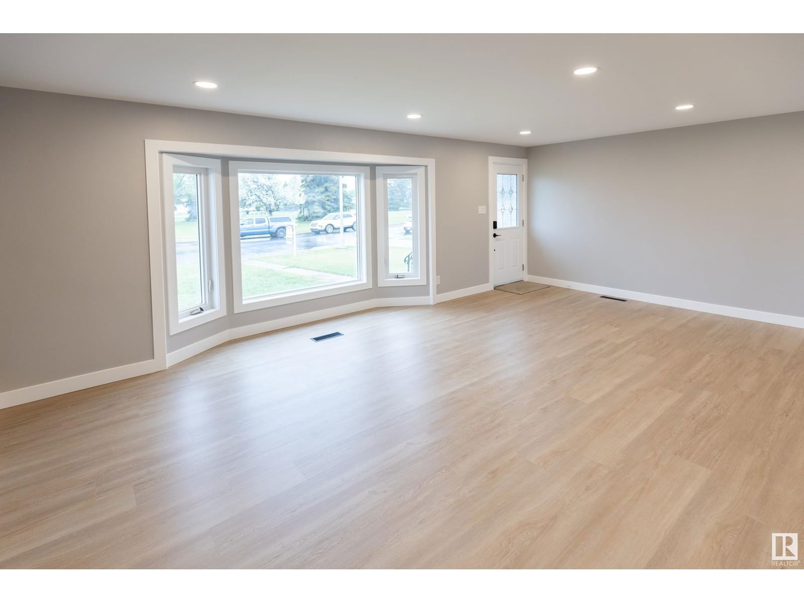 9104 130 Av Edmonton, Alberta