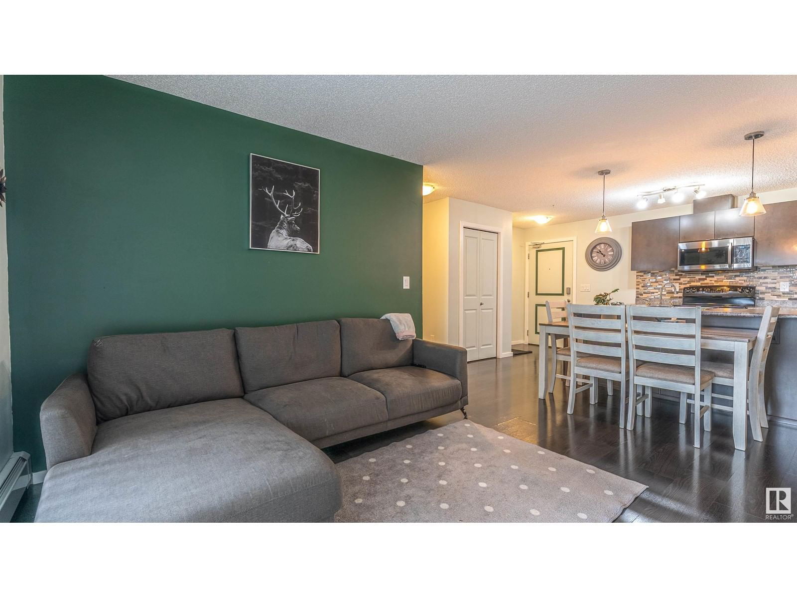 222 - 3357 16A AV Image 2