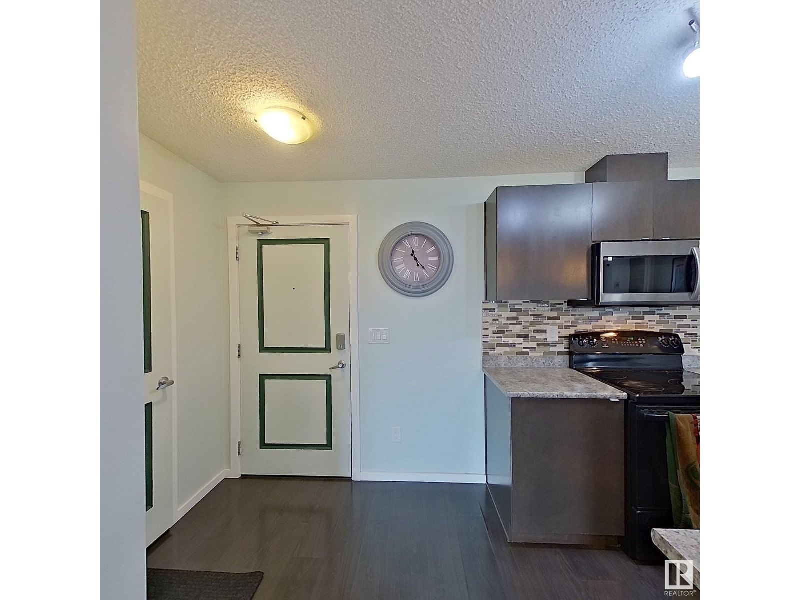 222 - 3357 16A AV Image 23