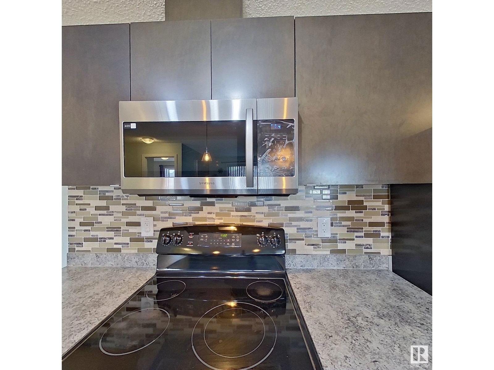 222 - 3357 16A AV Image 28