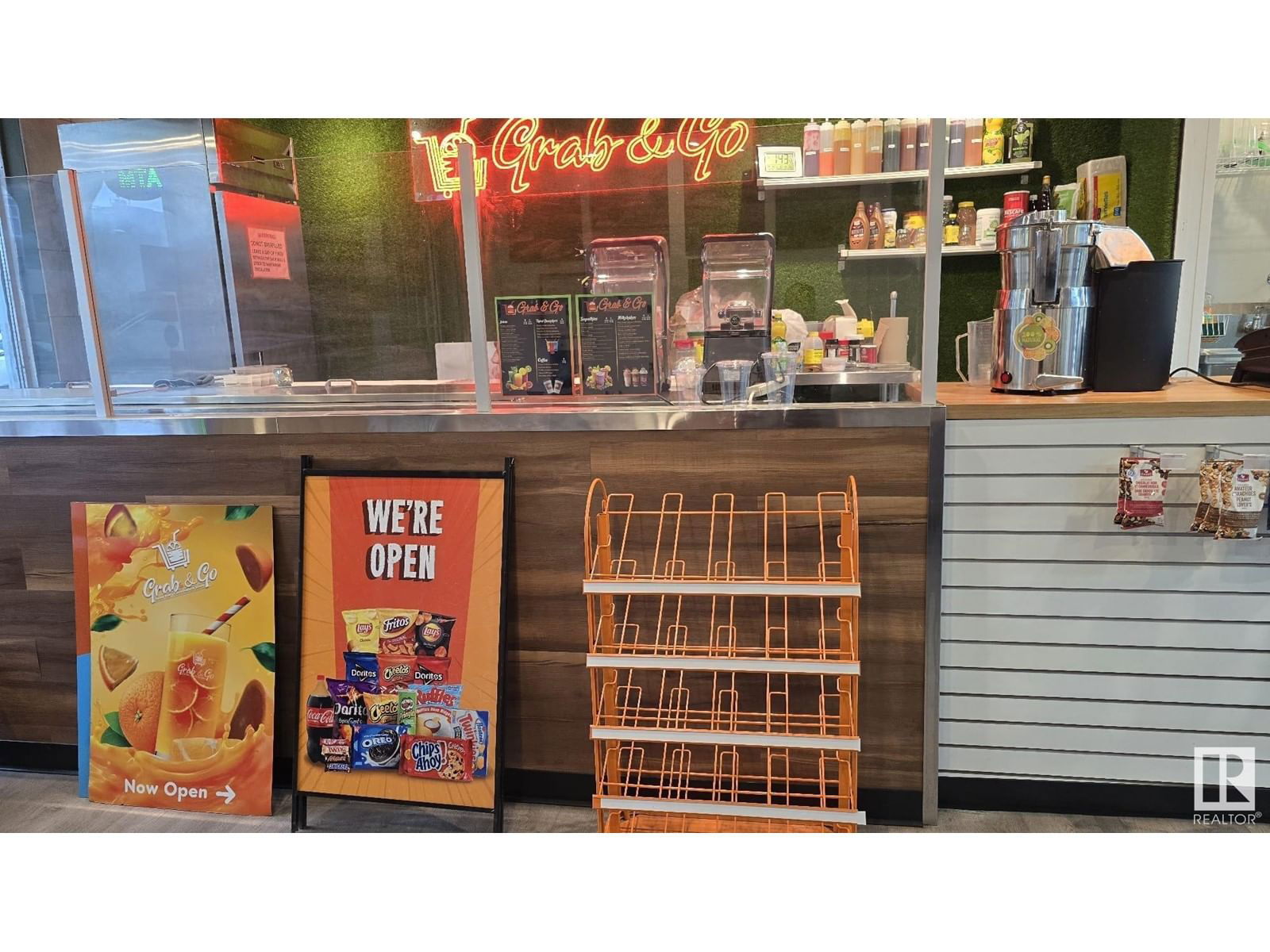 11204 102 AV NW Image 2