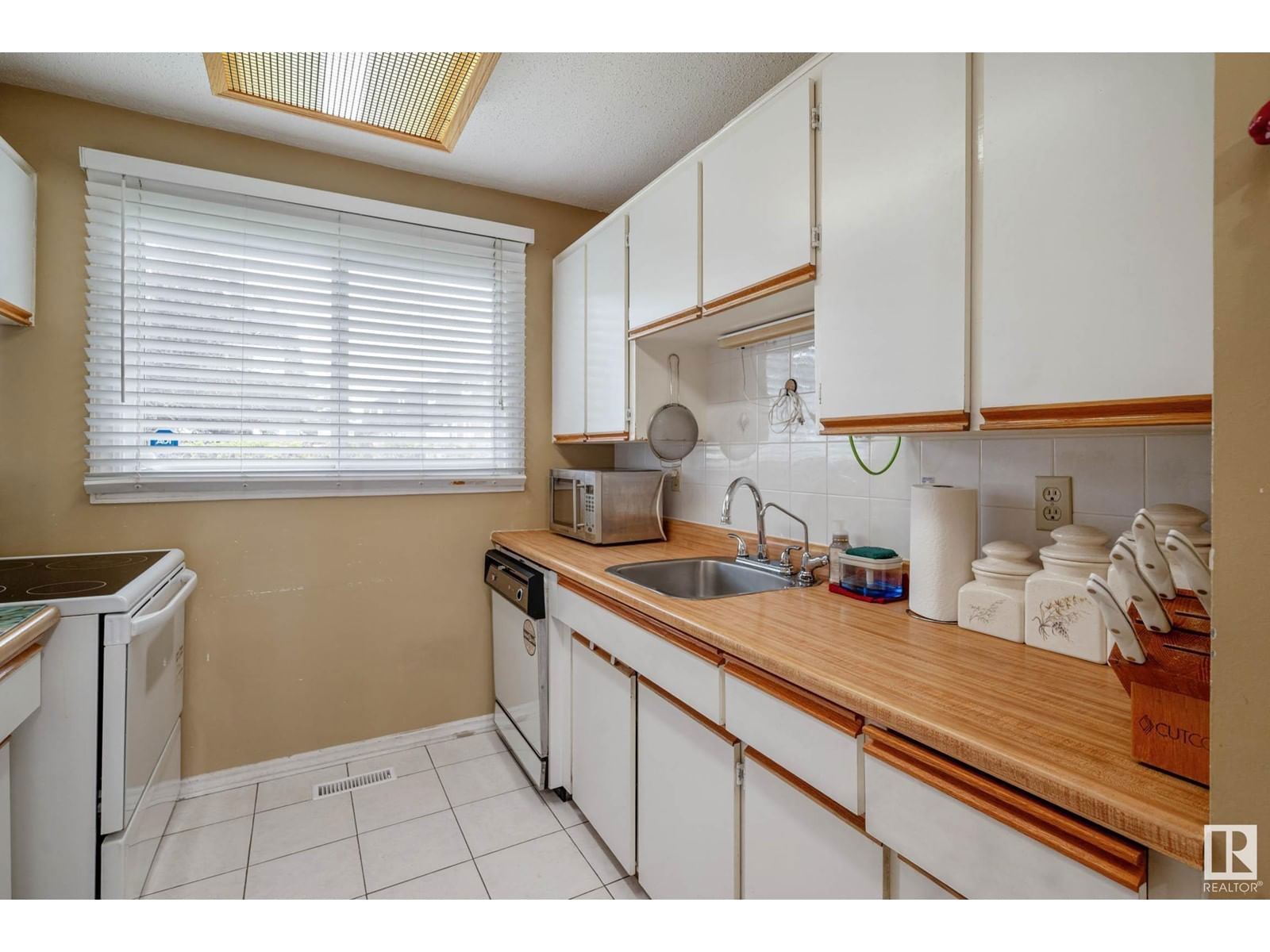 330 NORTHGATE TC Image 17