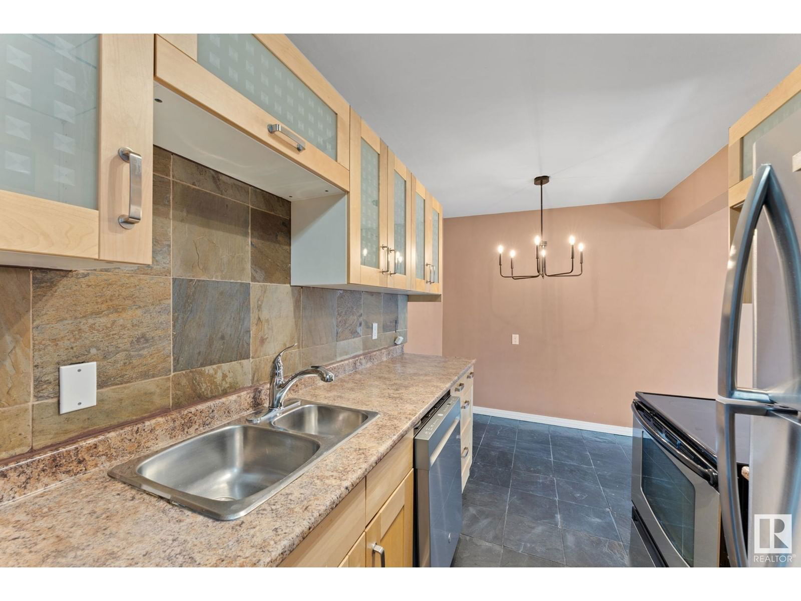 9 - 10620 122 ST NW Image 8