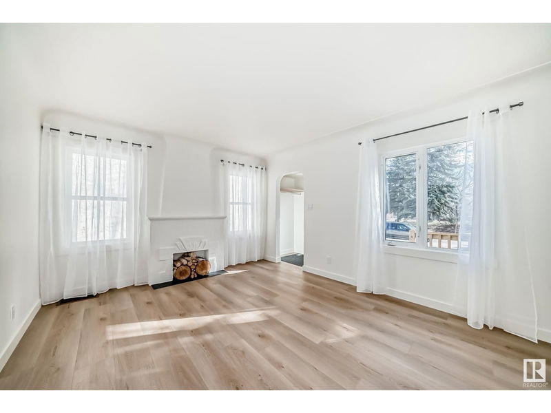 Nw - 11818 86 St Edmonton, Alberta