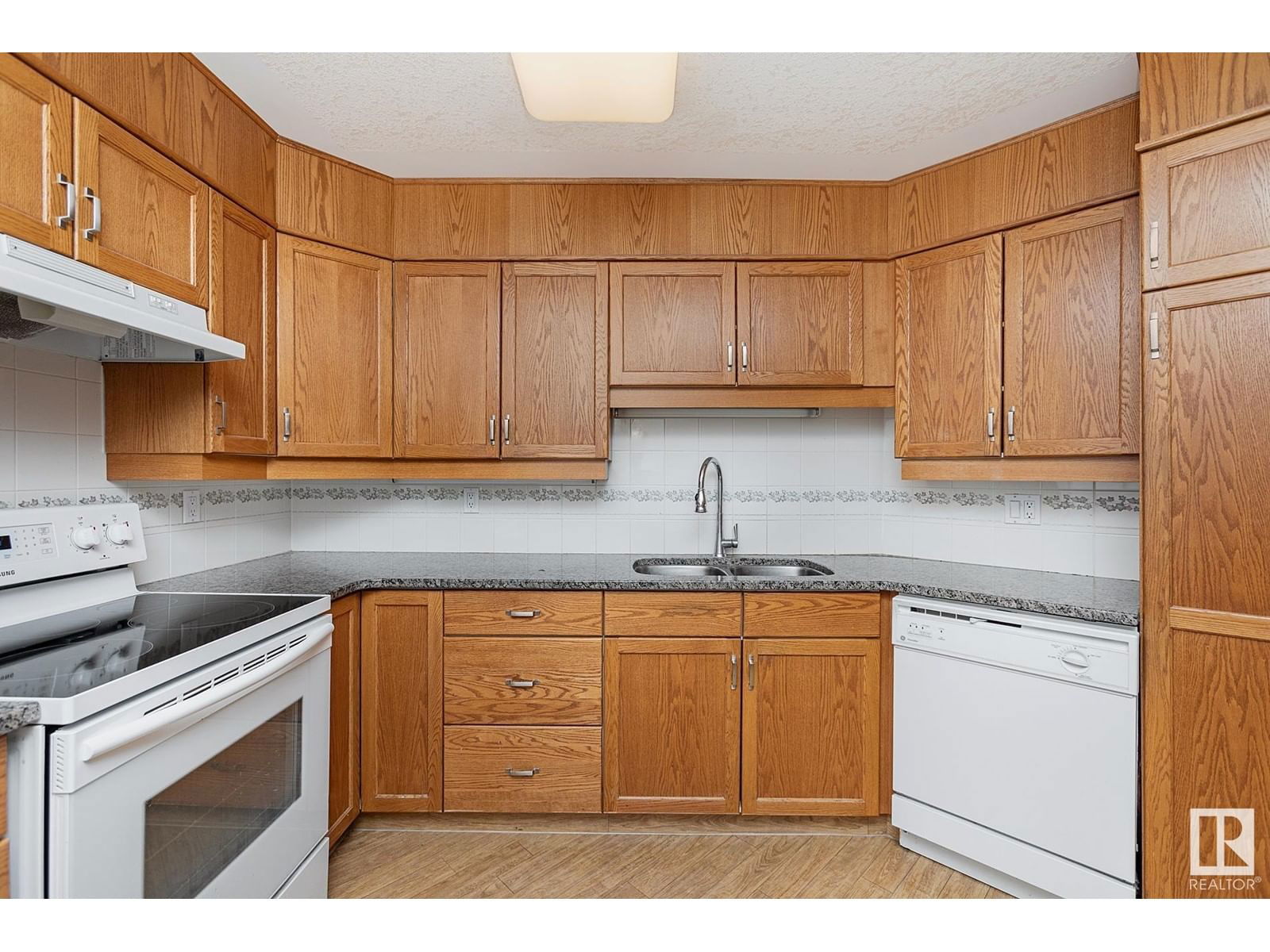 #302 - 8215 84 AV Image 12