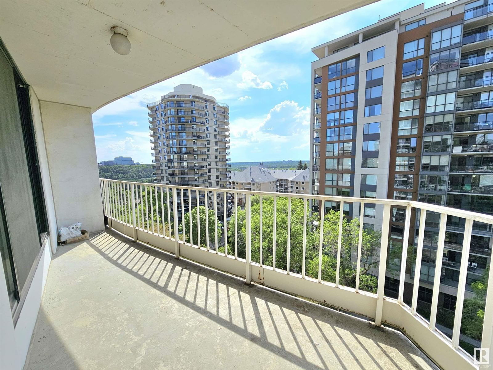 905 - 10045 117 ST Image 17