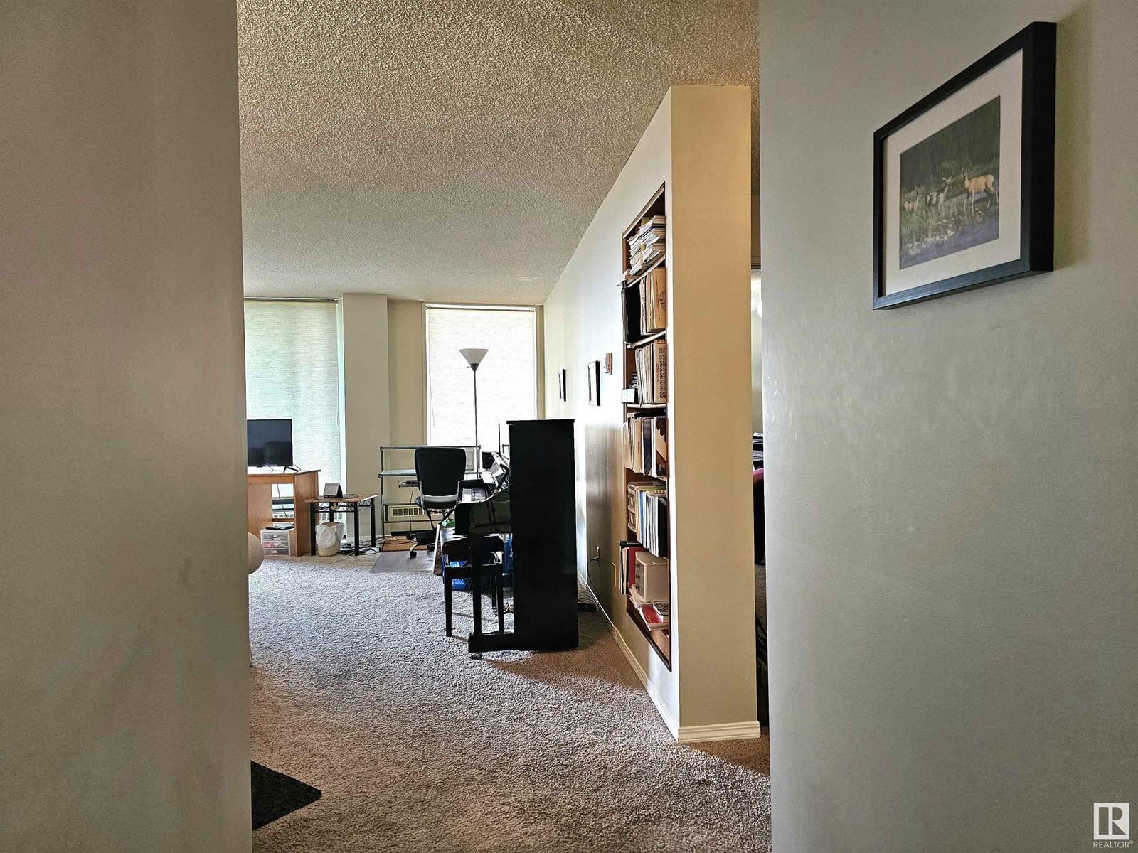 905 - 10045 117 ST Image 7
