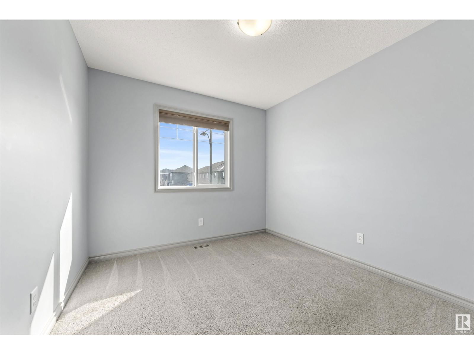 3543 WEIDLE WY Image 18