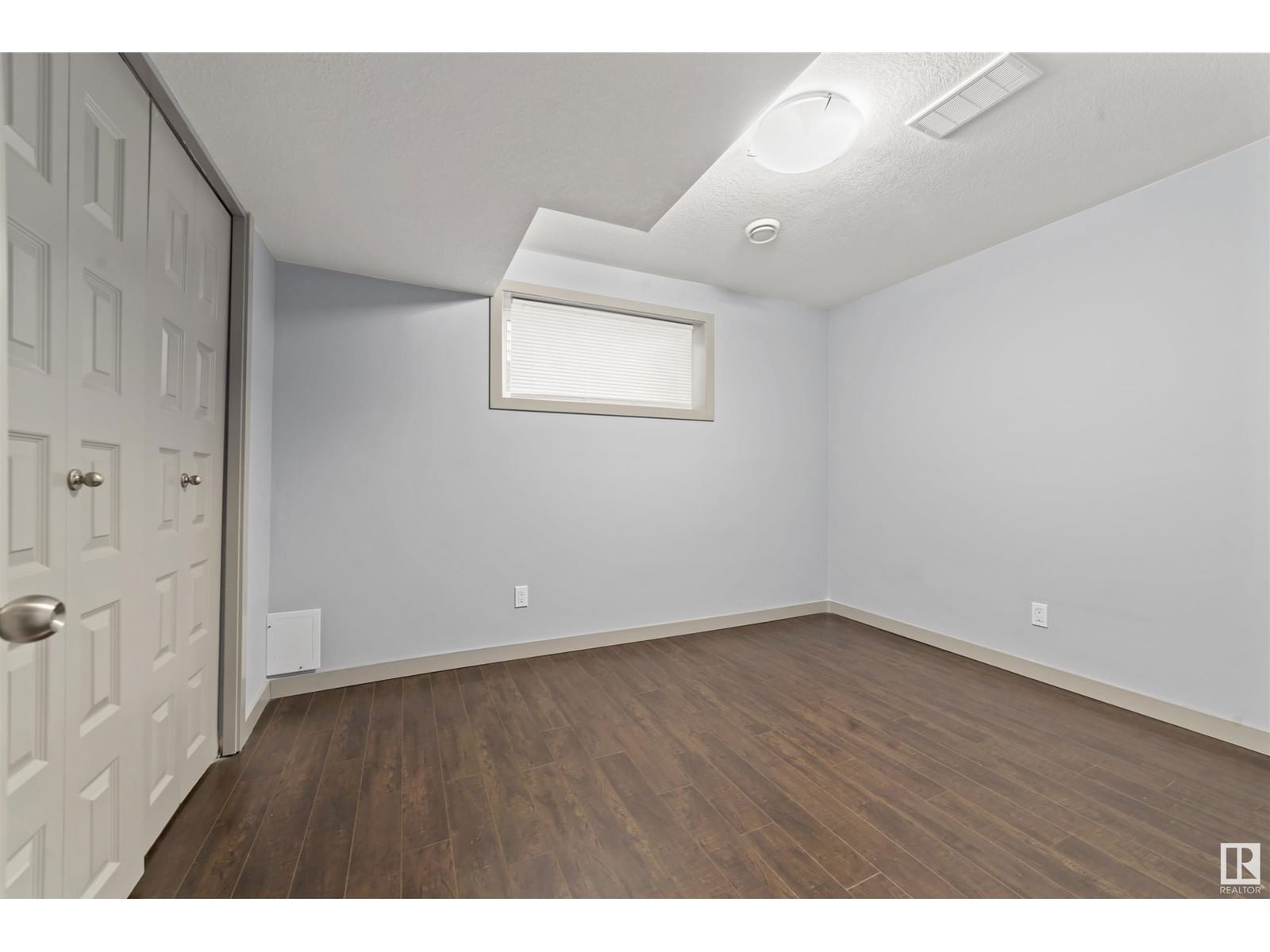 3543 WEIDLE WY Image 24