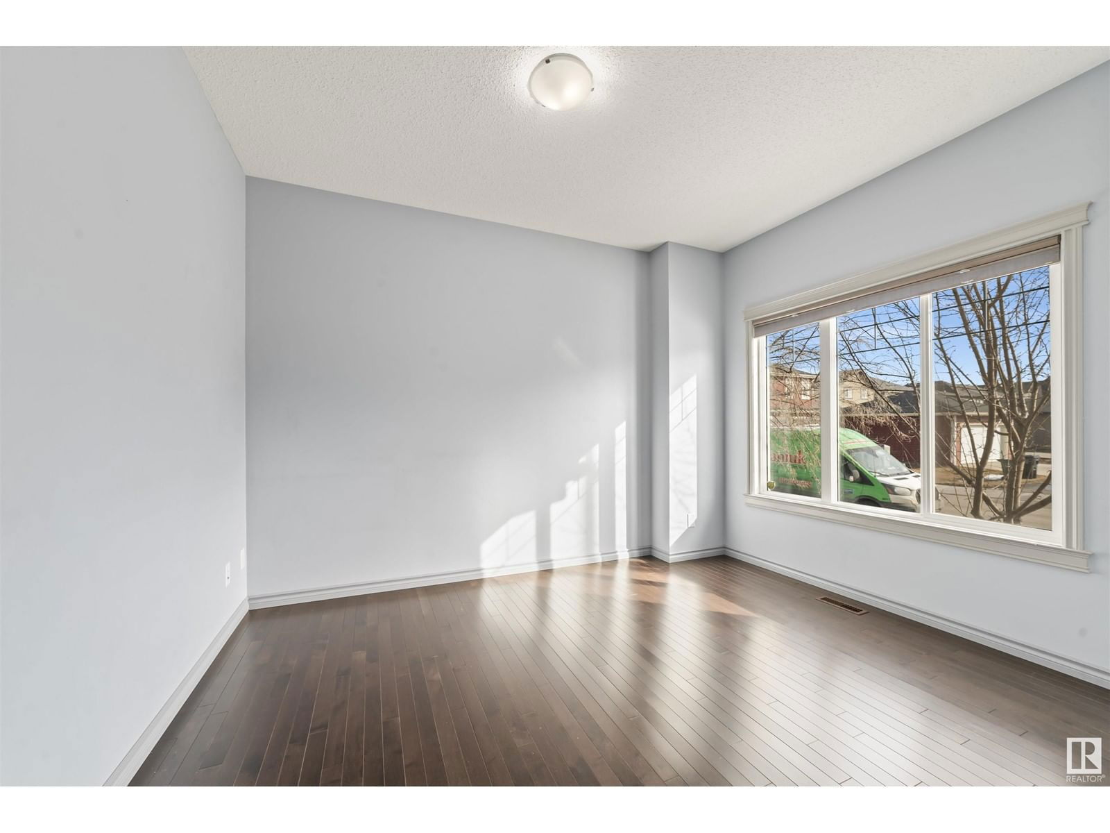 3543 WEIDLE WY Image 4