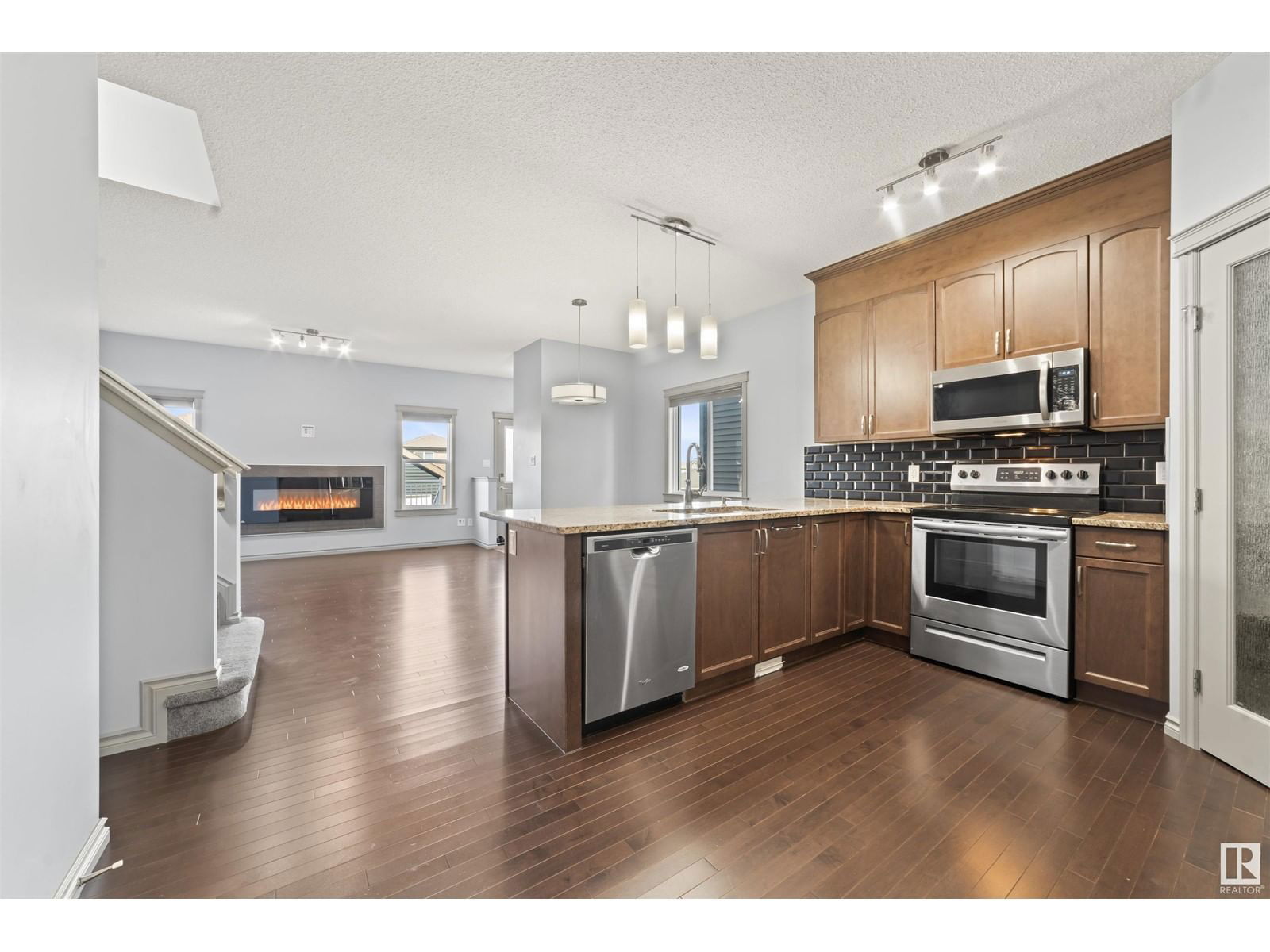 3543 WEIDLE WY Image 6