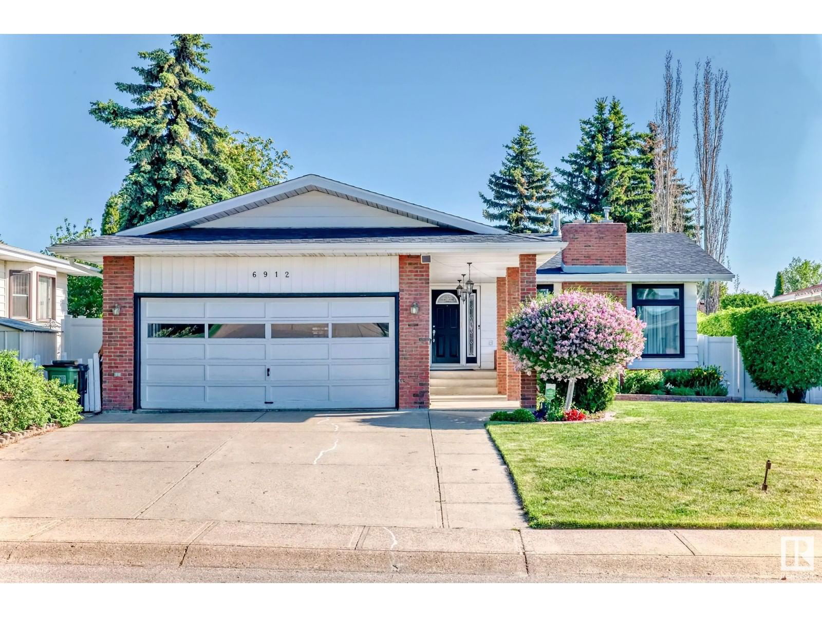 6912 21 AV Image 1