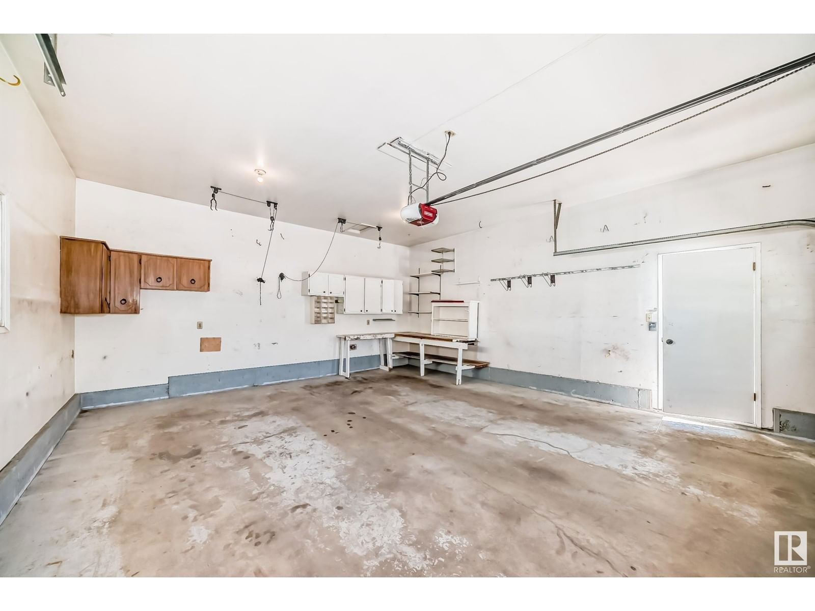 6912 21 AV Image 45