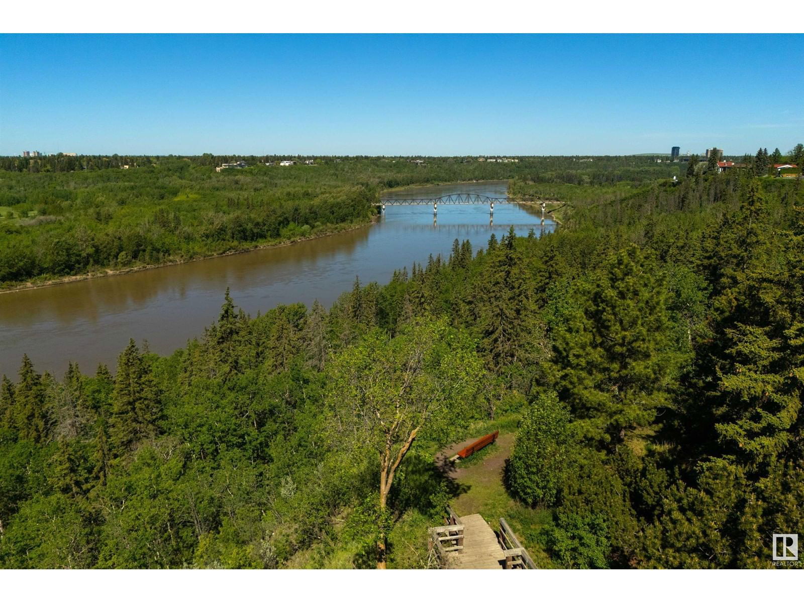 8307 SASKATCHEWAN DR Image 12