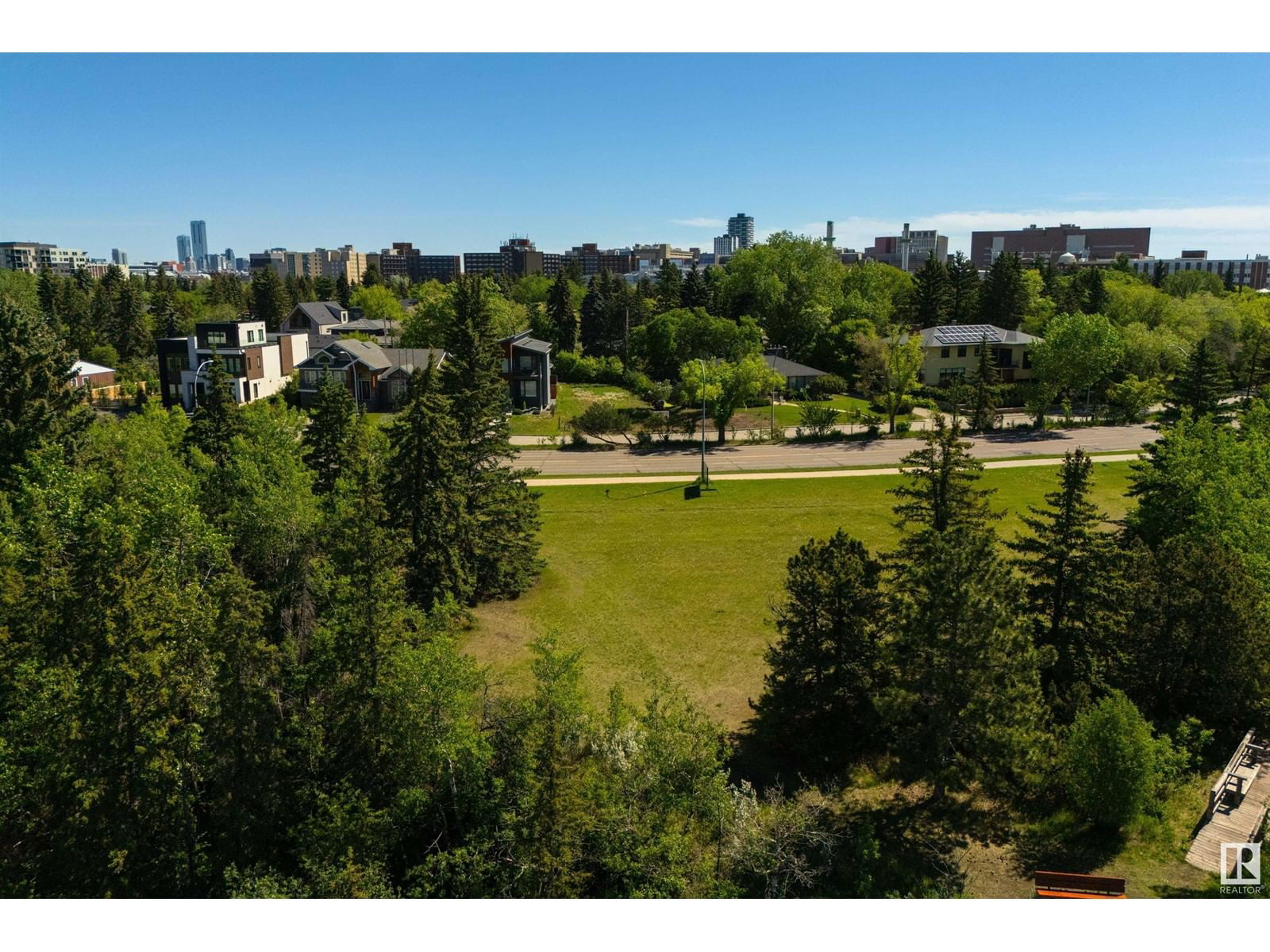 8307 SASKATCHEWAN DR Image 13