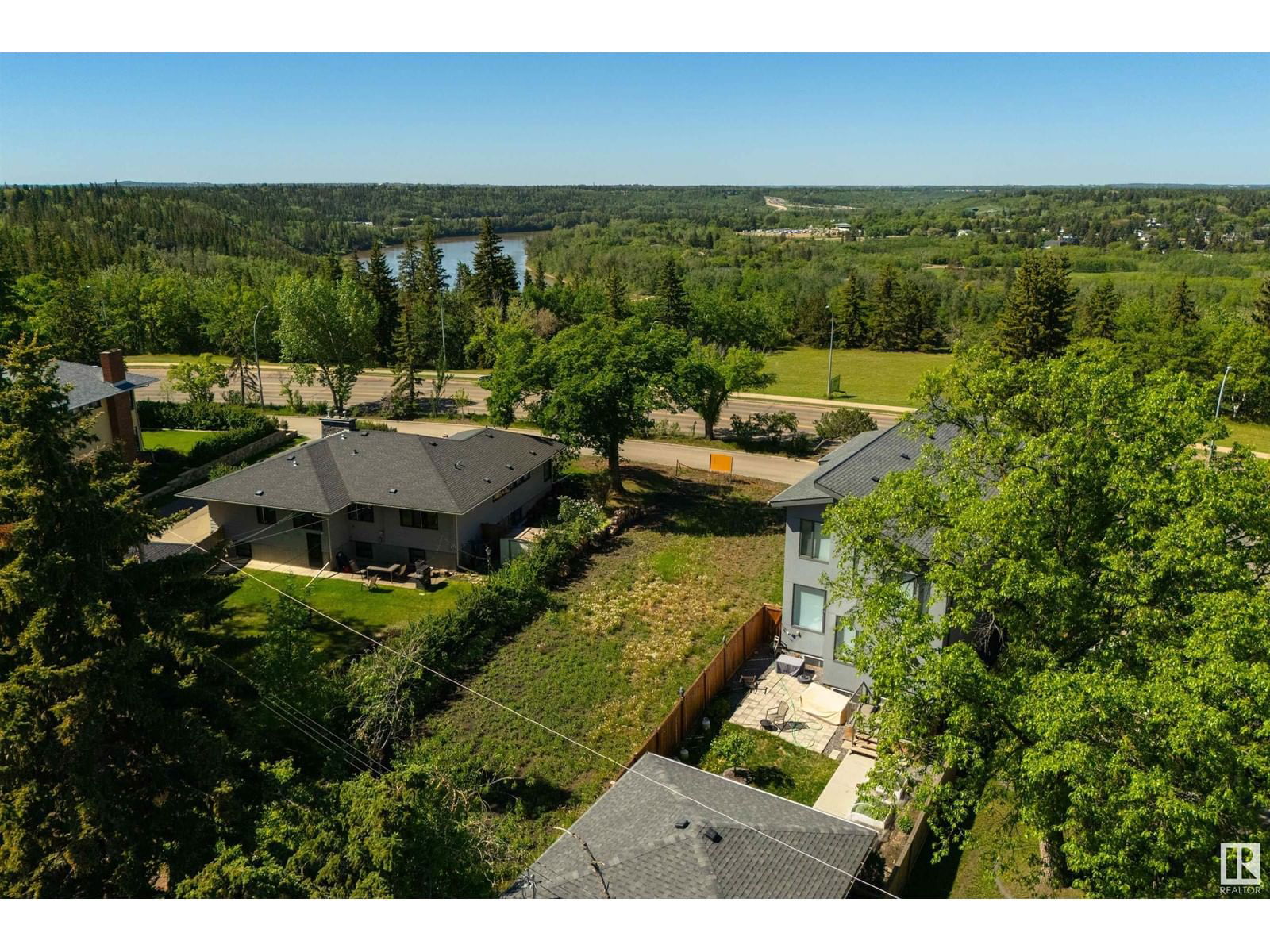 8307 SASKATCHEWAN DR Image 8