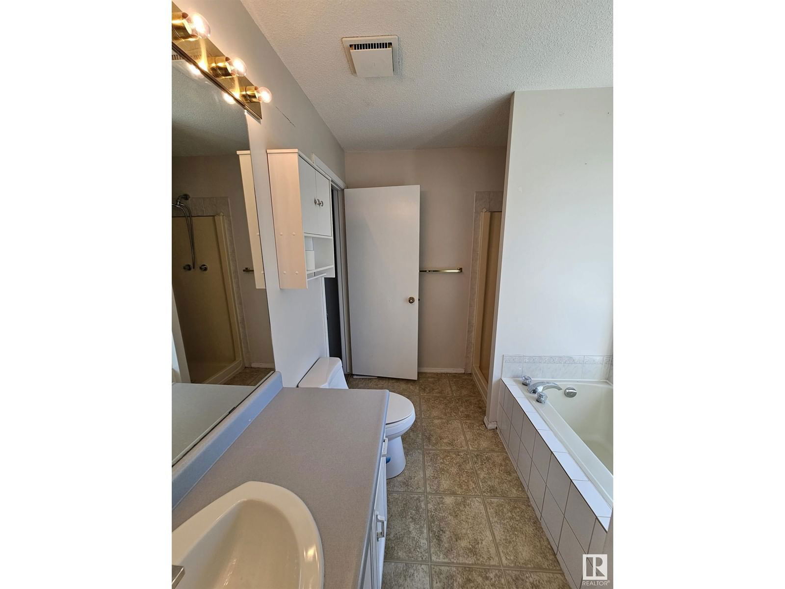 NW - 9340 180A AV Image 13