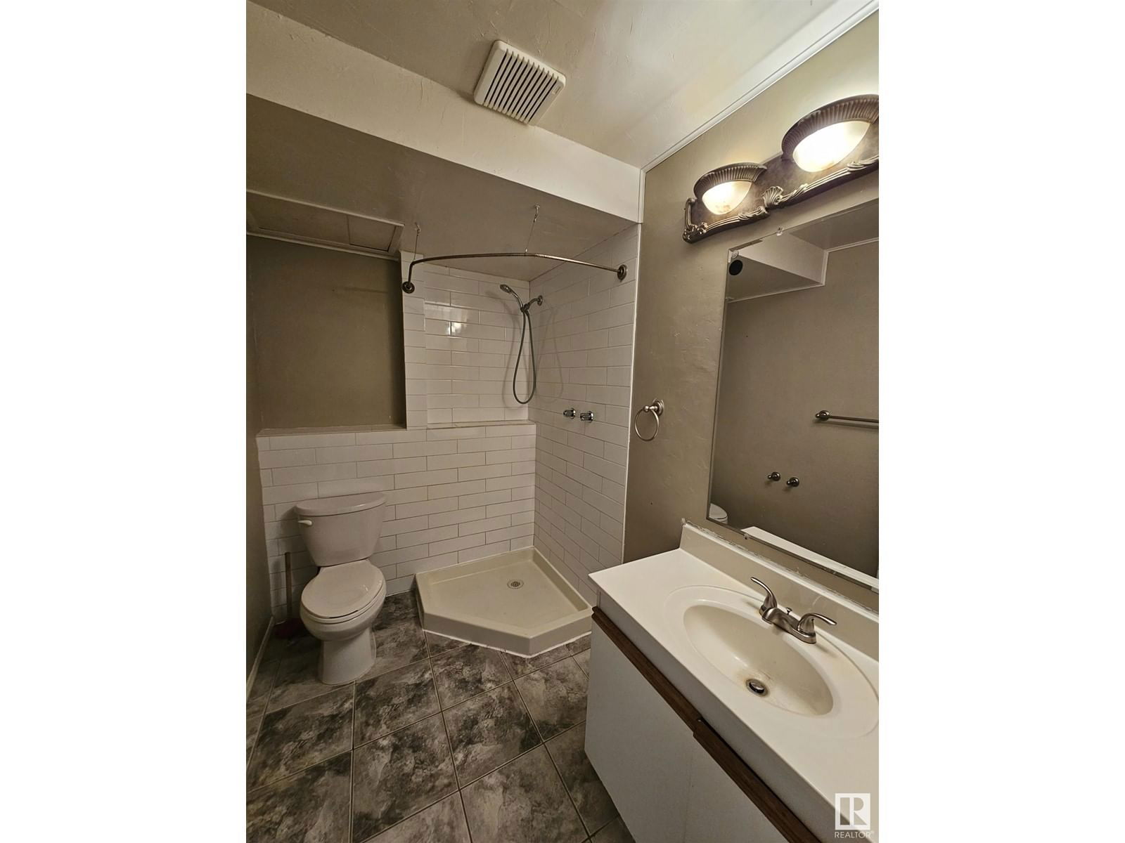 NW - 9340 180A AV Image 17