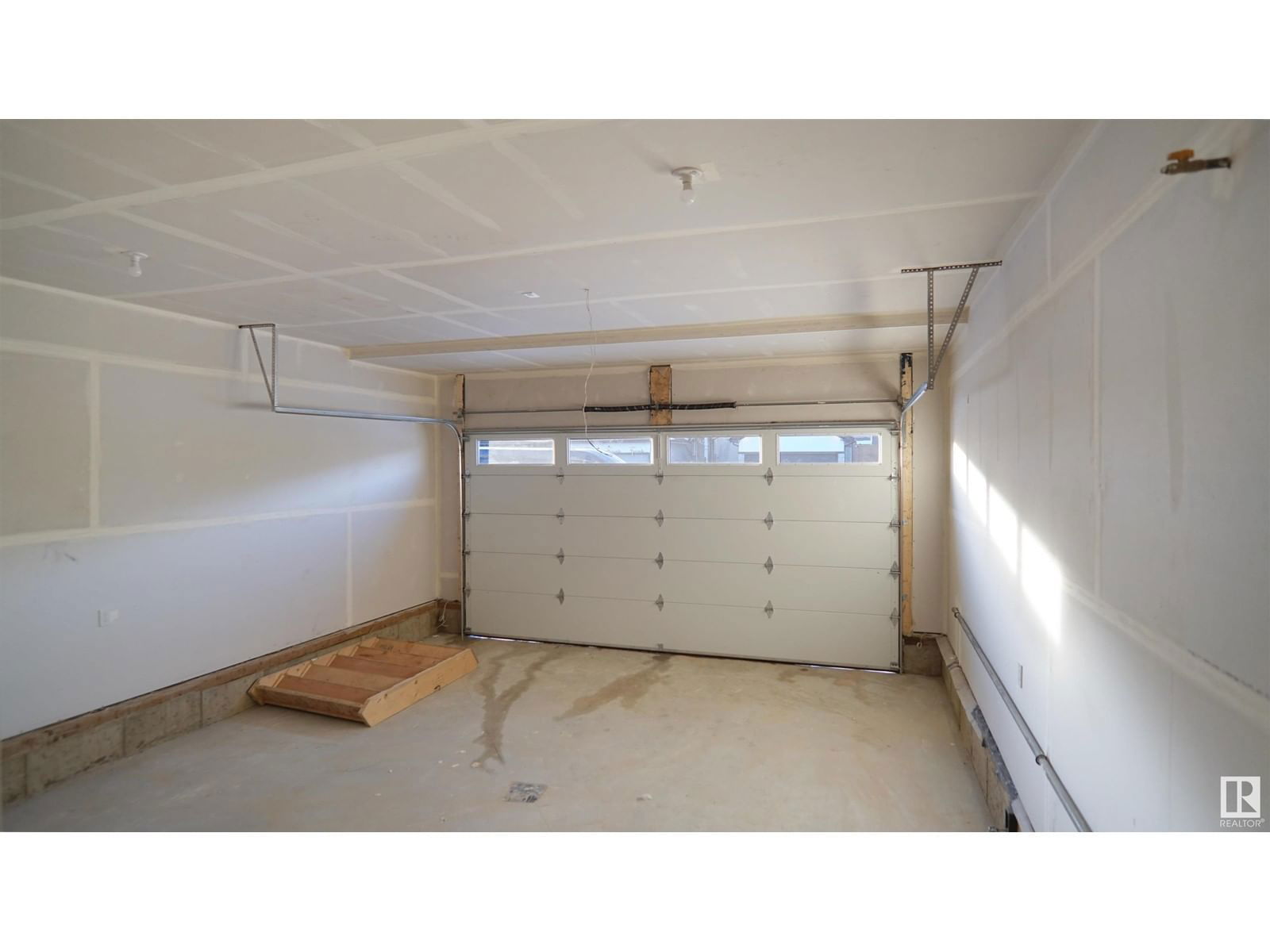 36 ASHBURY CR Image 11