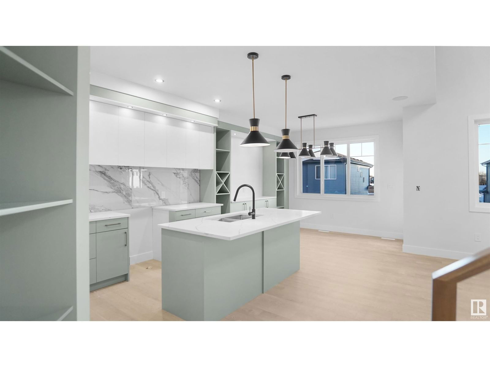 36 ASHBURY CR Image 13