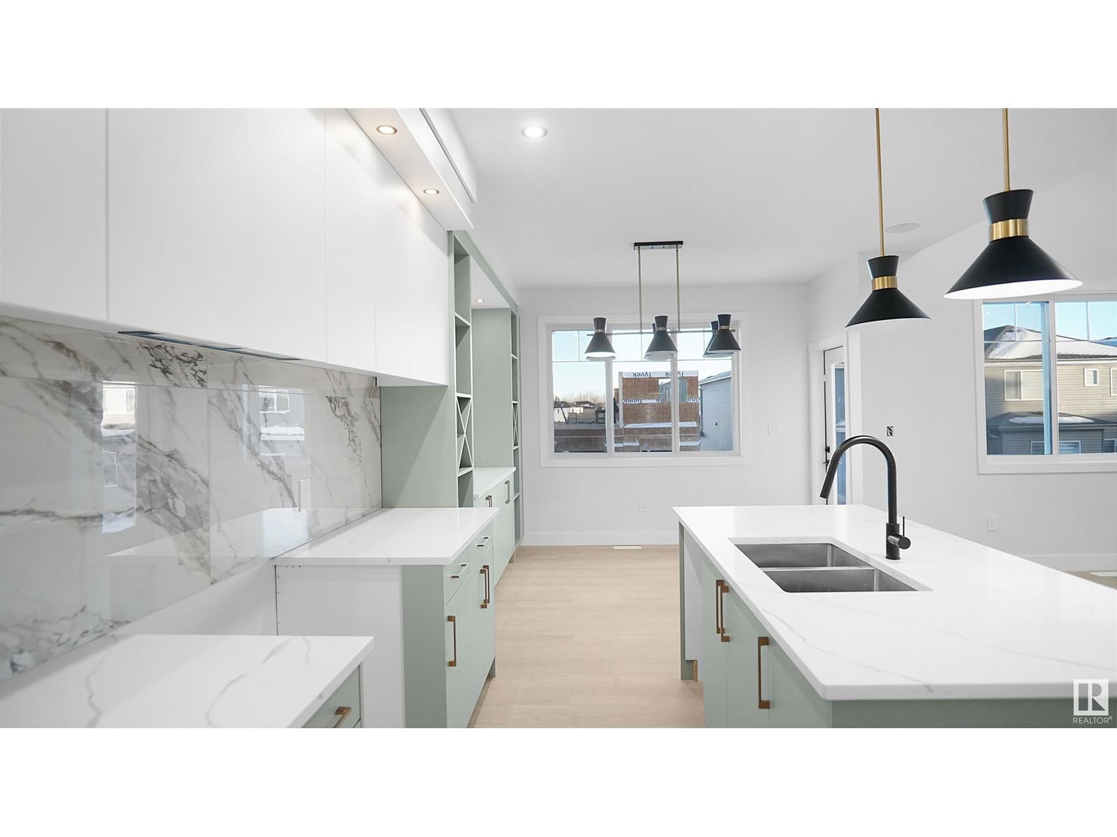 36 ASHBURY CR Image 17