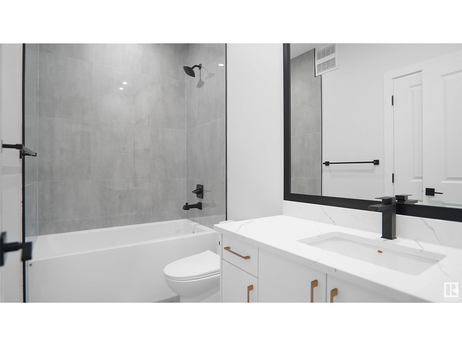 36 ASHBURY CR Image 37