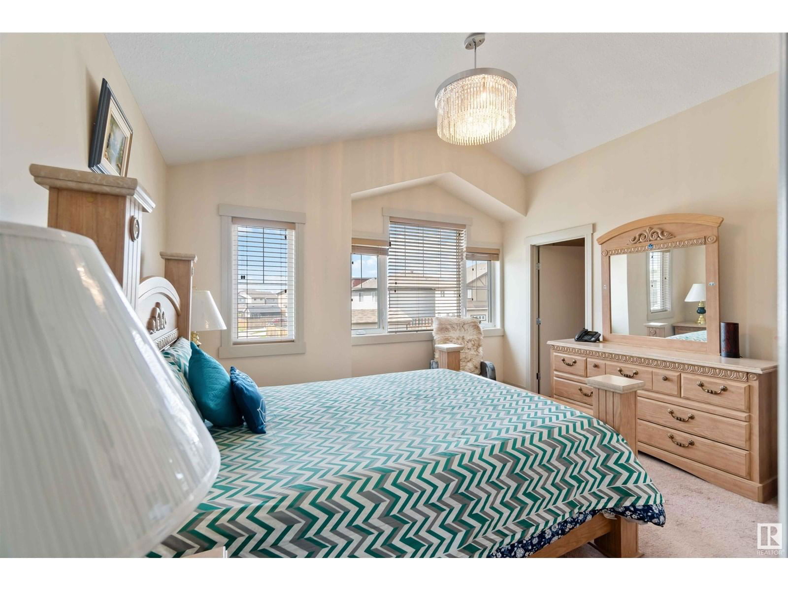3434 PARKER LOOP Image 22