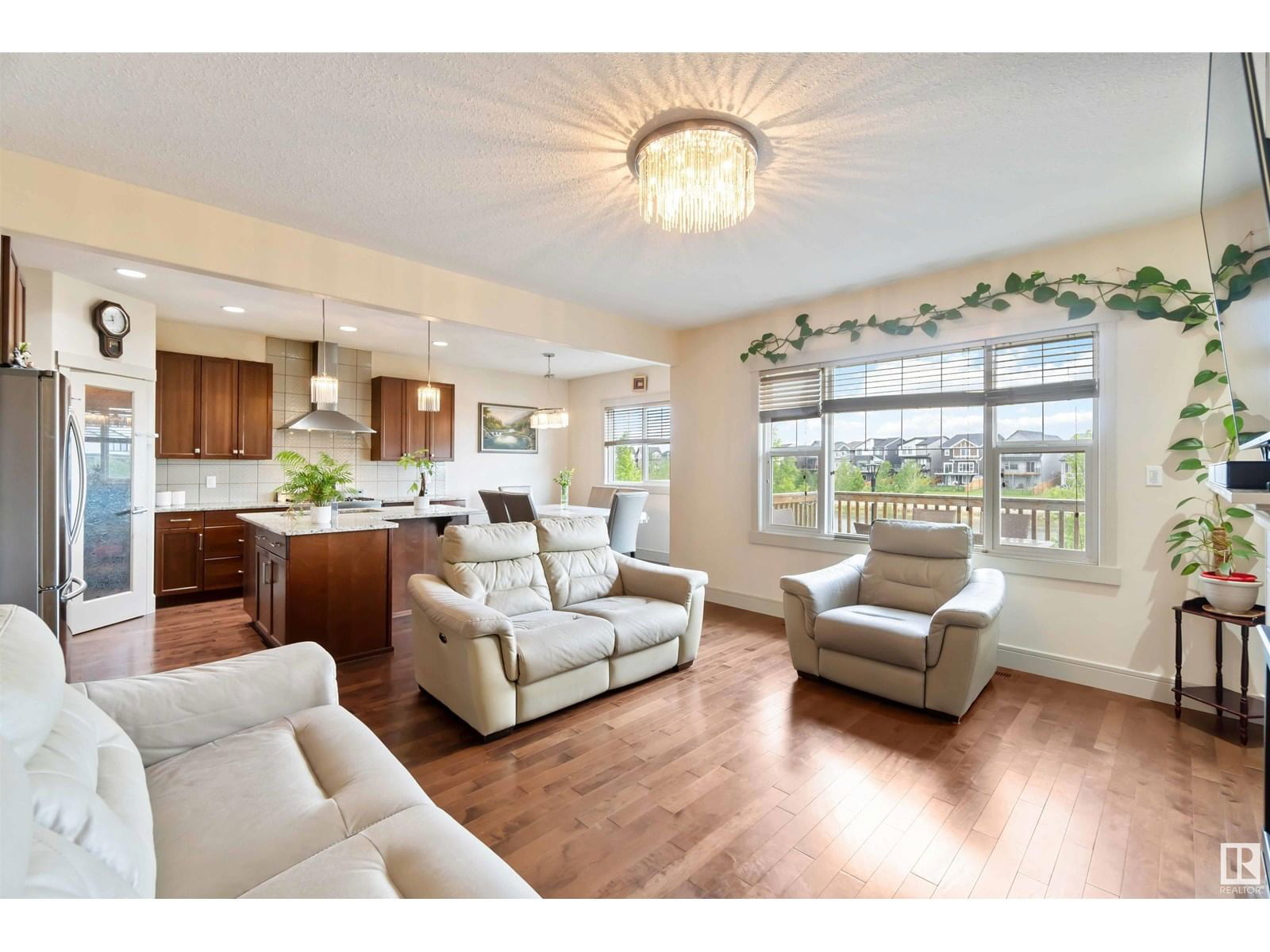3434 PARKER LOOP Image 4
