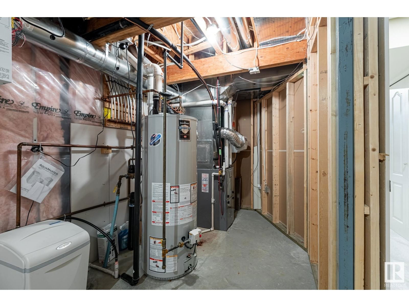 SW - 2406 CASSELMAN CR Image 36