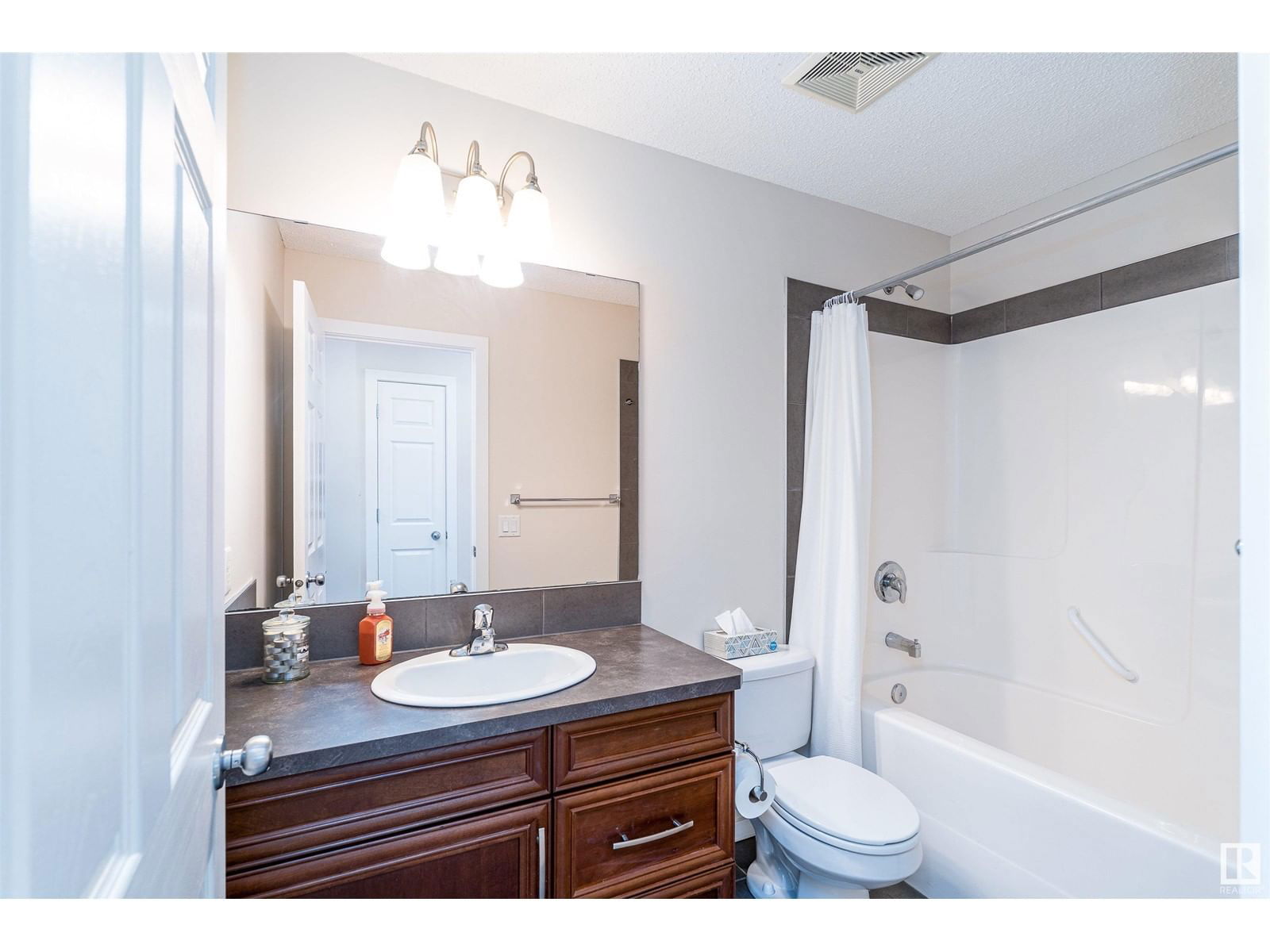 8715 10 AV SW Image 21