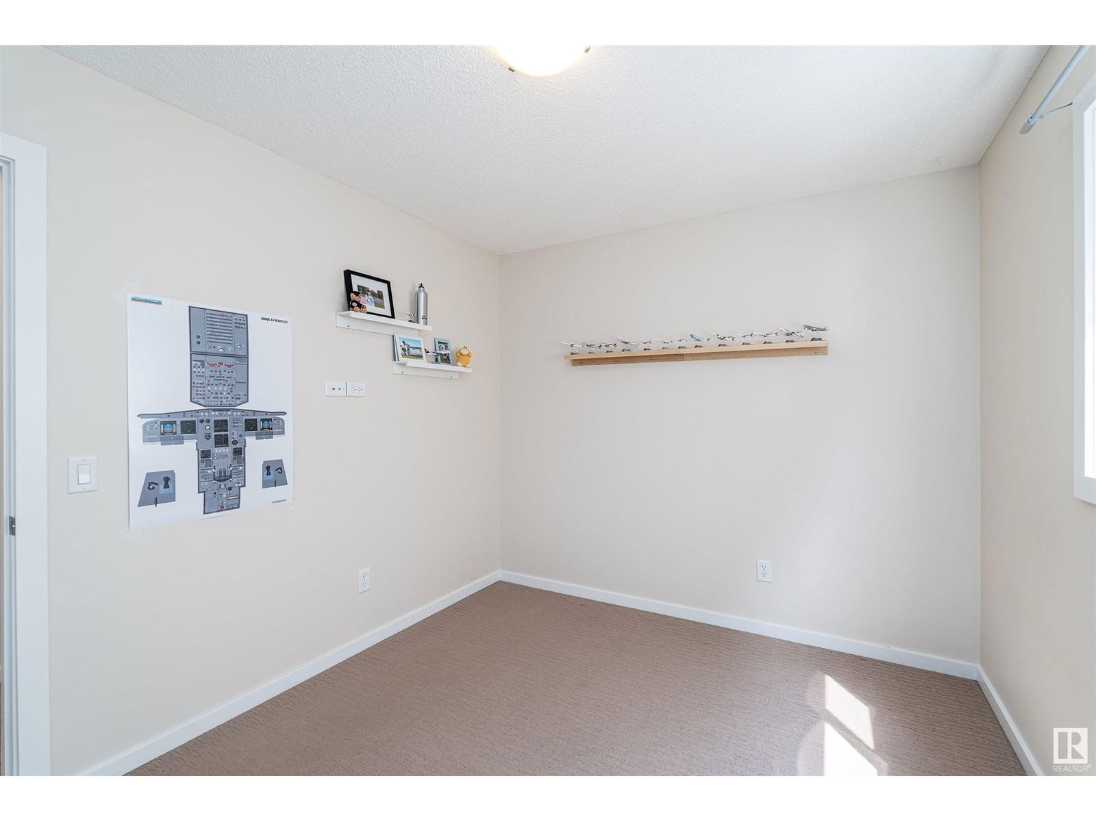 8715 10 AV SW Image 23