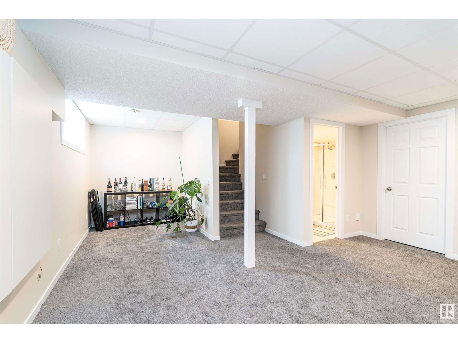 8715 10 AV SW Image 25