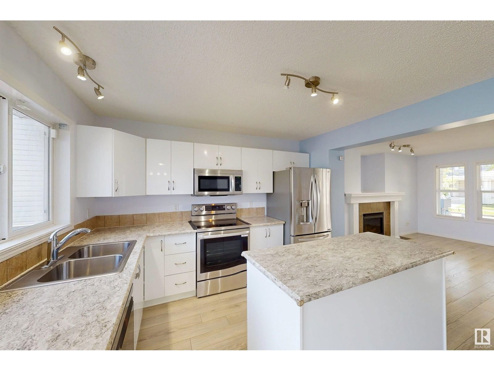 7932 14 AVE Image 12