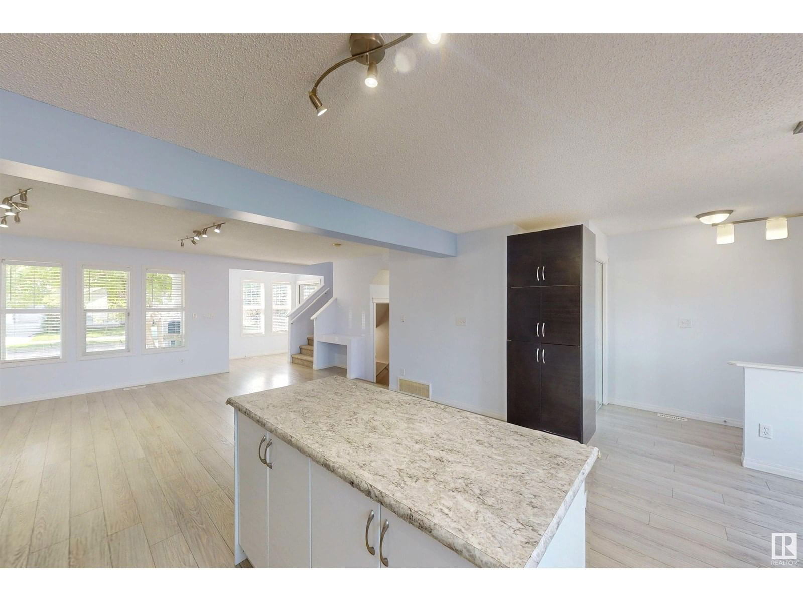 7932 14 AVE Image 13