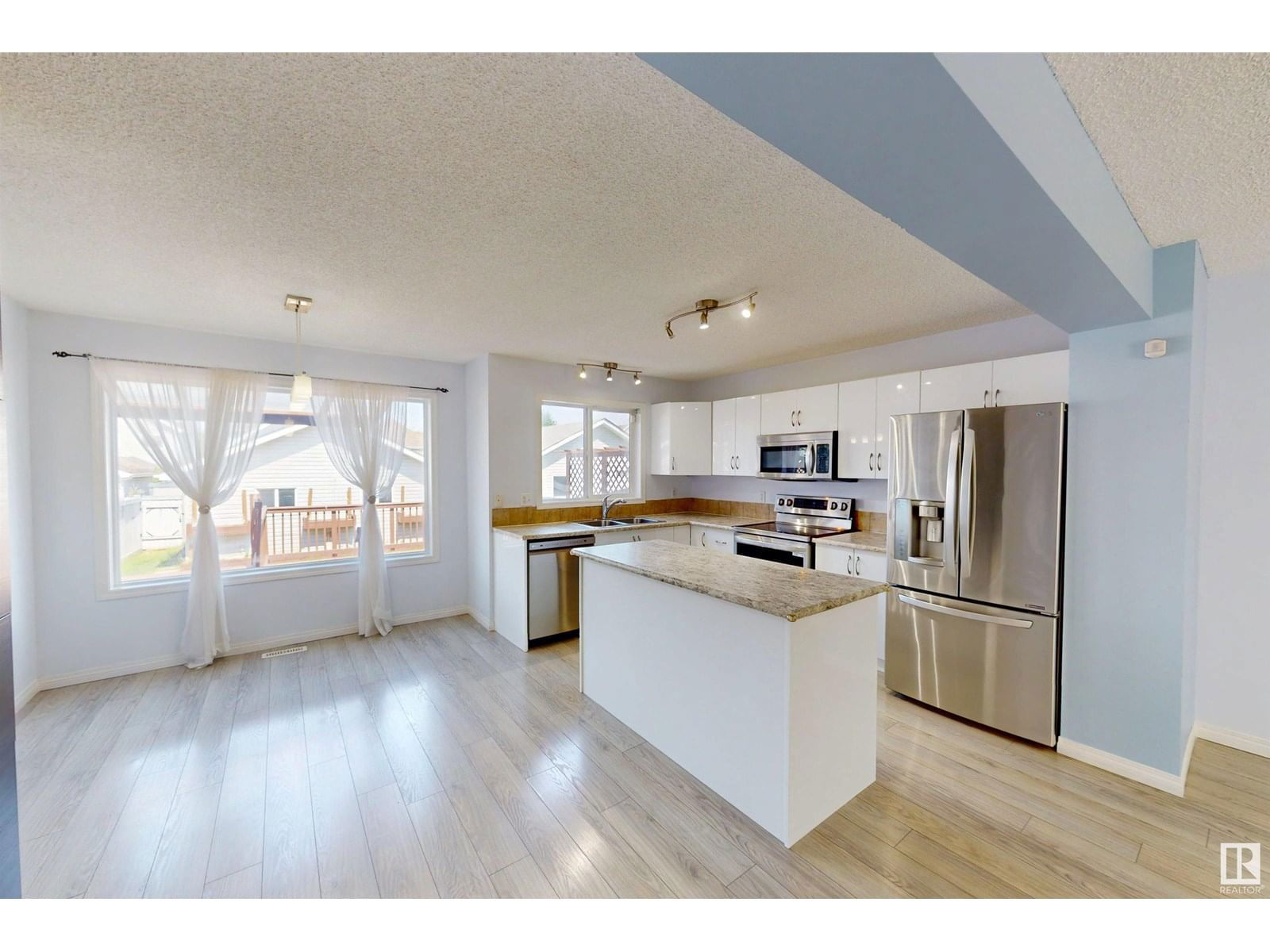 7932 14 AVE Image 14