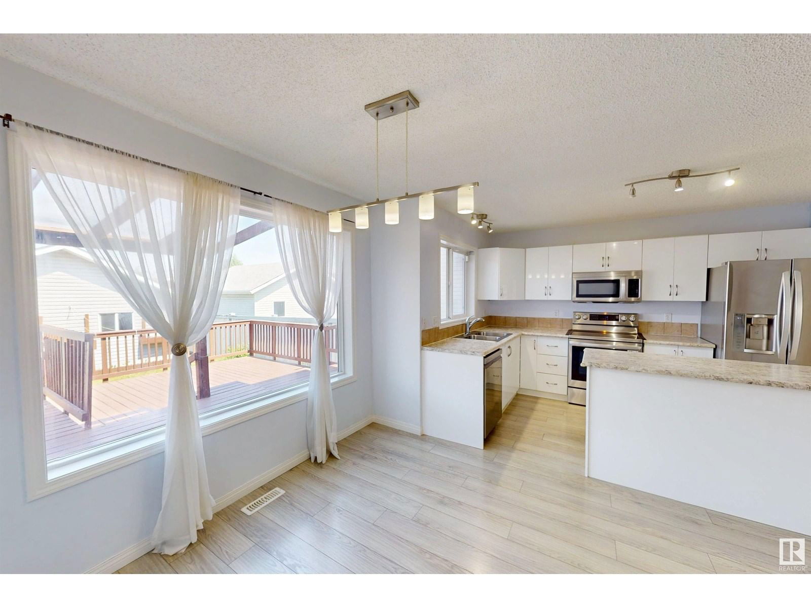 7932 14 AVE Image 15