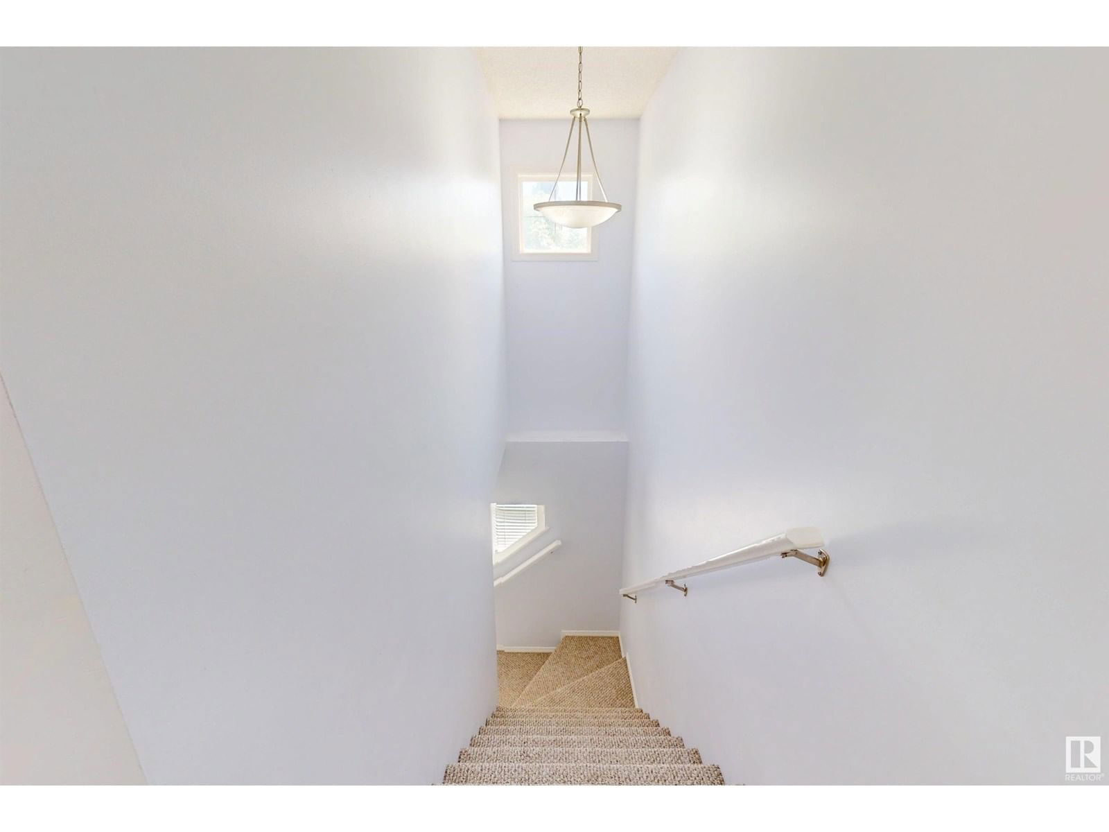 7932 14 AVE Image 18